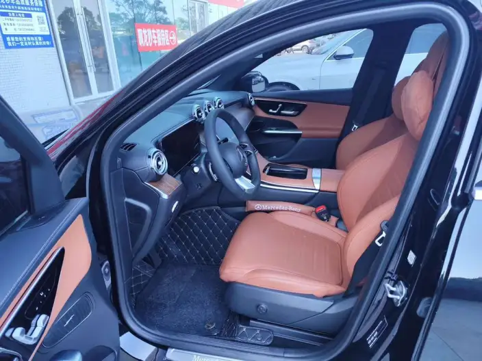 Mercedes-Benz GLC 2024 Model Facelift GLC 300 L 4MATIC Dynamic Model 5 seat – фото 8