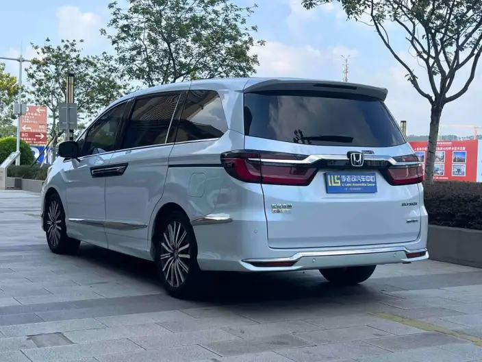 Honda Elysion 2024 Model 2.0L e:HEV Deluxe Edition