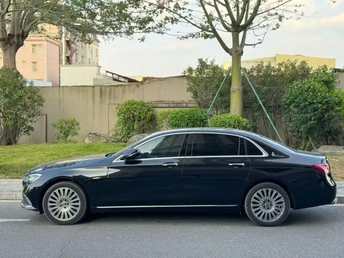 Mercedes-Benz E-Class 2023 Model E 300 L Fashion Model sedan – фото 2