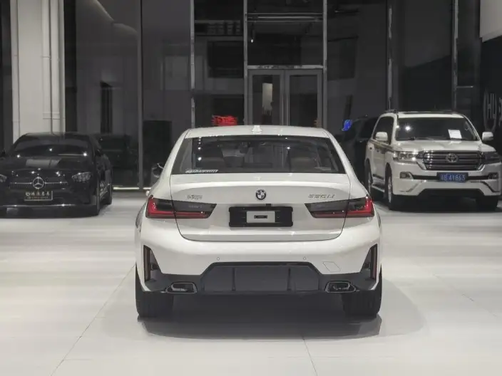 BMW 3 Series 2026 Model 330Li M Sports Night Set – фото 6