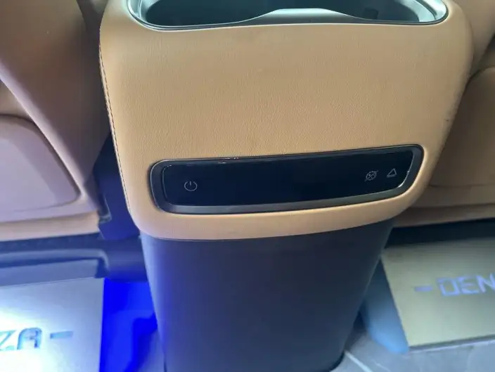 DENZA D9 DM 2025 Model Smart Driving Edition 1020 4WD Exclusive Model – фото 10