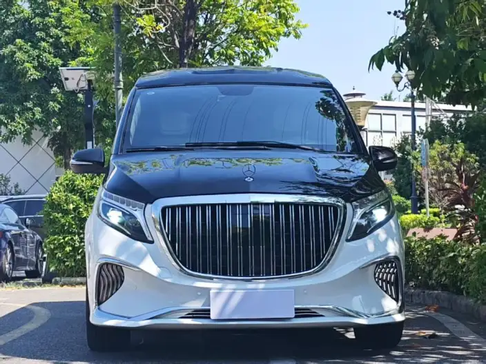 Viano 2023 Model 2.0T Elite Edition 7 seat – фото 2