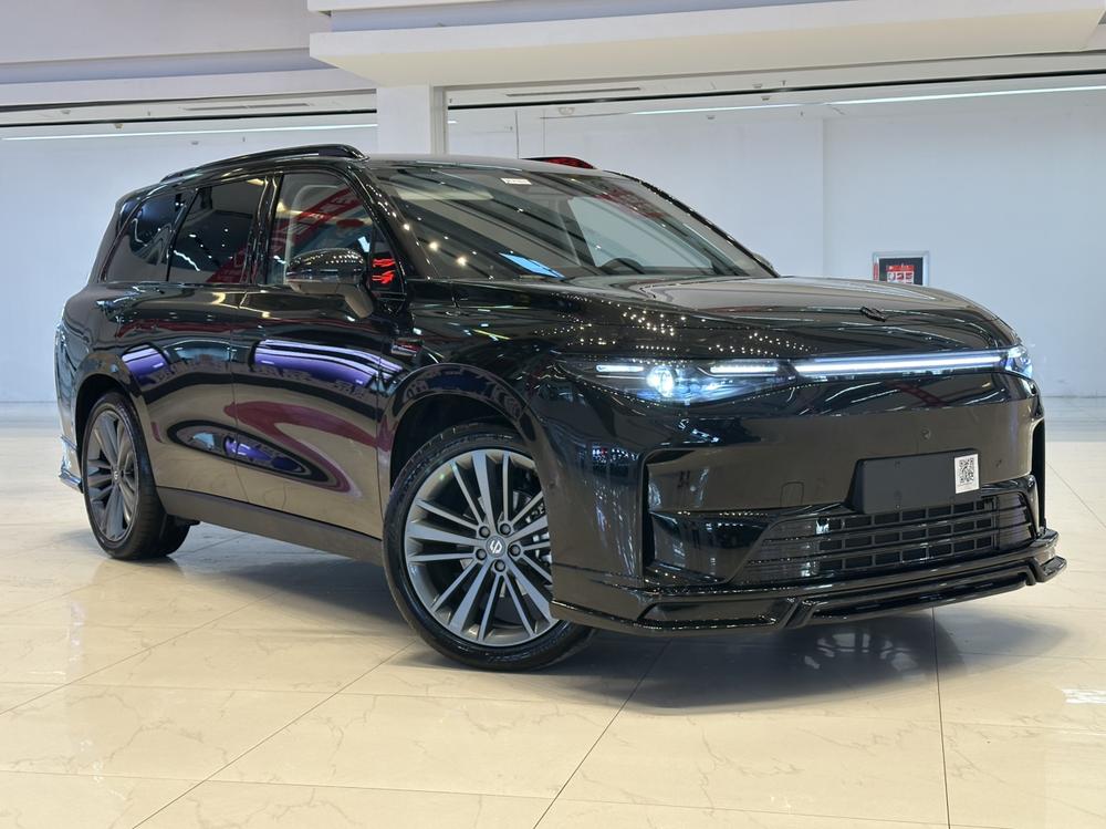 Leapmotor C16 2024 модификация последовательный гибрид EREV 200 Exclusive Edition