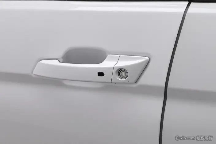 Changan CS75 2022 Model Blue Whale Edition 1.5T DCT Noble Model – фото 9