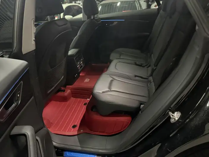 Audi Q8 2023 Model 55 TFSI Luxury Dynamic Model – фото 9