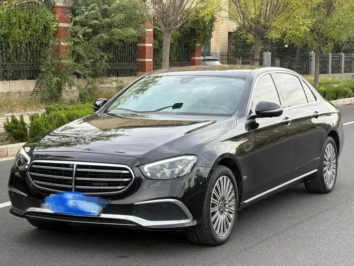 Mercedes-Benz E-Class 2023 Model E 300 L Fashion Model sedan – фото 1