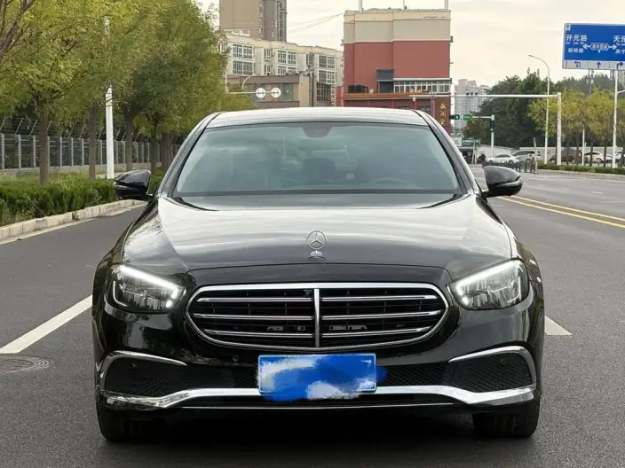 Mercedes-Benz E-Class 2023 Model E 300 L Fashion Model sedan – фото 2