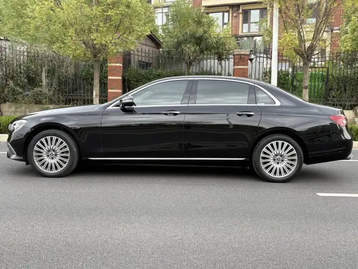 Mercedes-Benz E-Class 2023 Model E 300 L Fashion Model sedan – фото 4