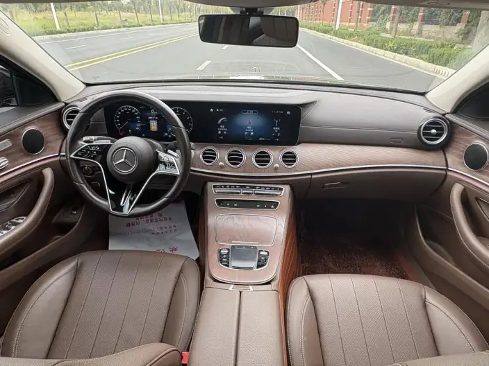 Mercedes-Benz E-Class 2023 Model E 300 L Fashion Model sedan – фото 9