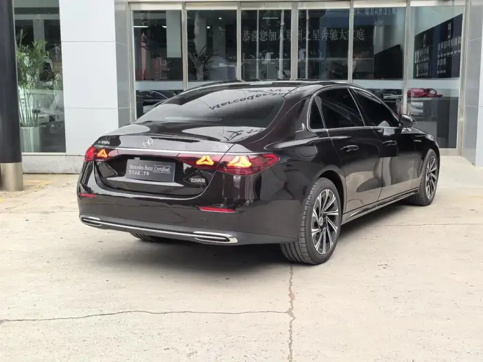 Mercedes-Benz E-Class 2024 Model E 300 L Luxury Model sedan – фото 7
