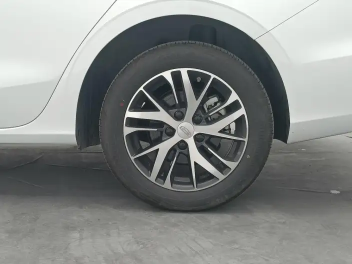 Geely Emgrand 2025 Model No. 4 Gen 1.5L CVT Star Glory Edition – фото 9