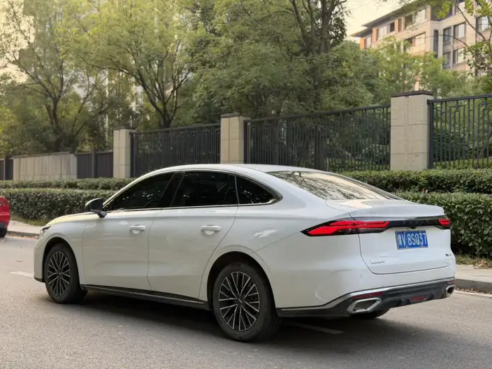 Geely Emgrand 2026 Model No. 5 Gen 1.5T DCT Flagship Model – фото 4