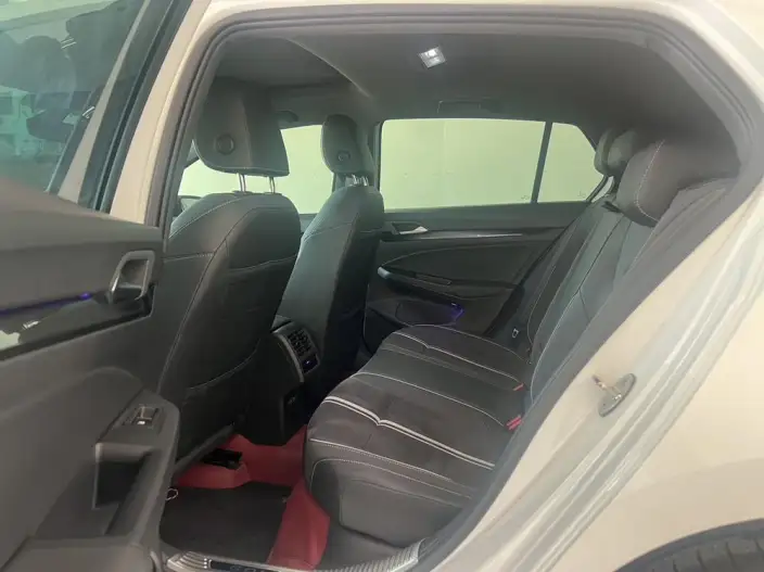 Volkswagen Golf 2023 Model 280TSI DSG R-Line Lite – фото 10