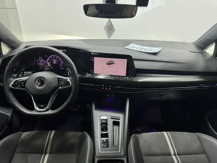 Volkswagen Golf 2023 Model 280TSI DSG R-Line Lite – фото 8
