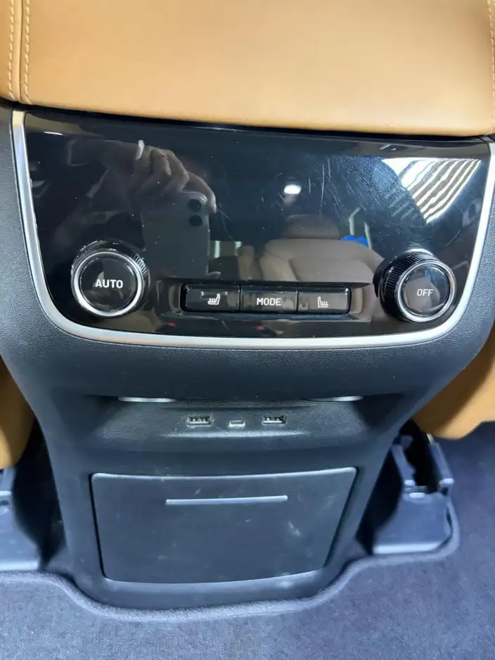 Li Auto ONE 2021 Model Extended Range 6 seat Edition – фото 7