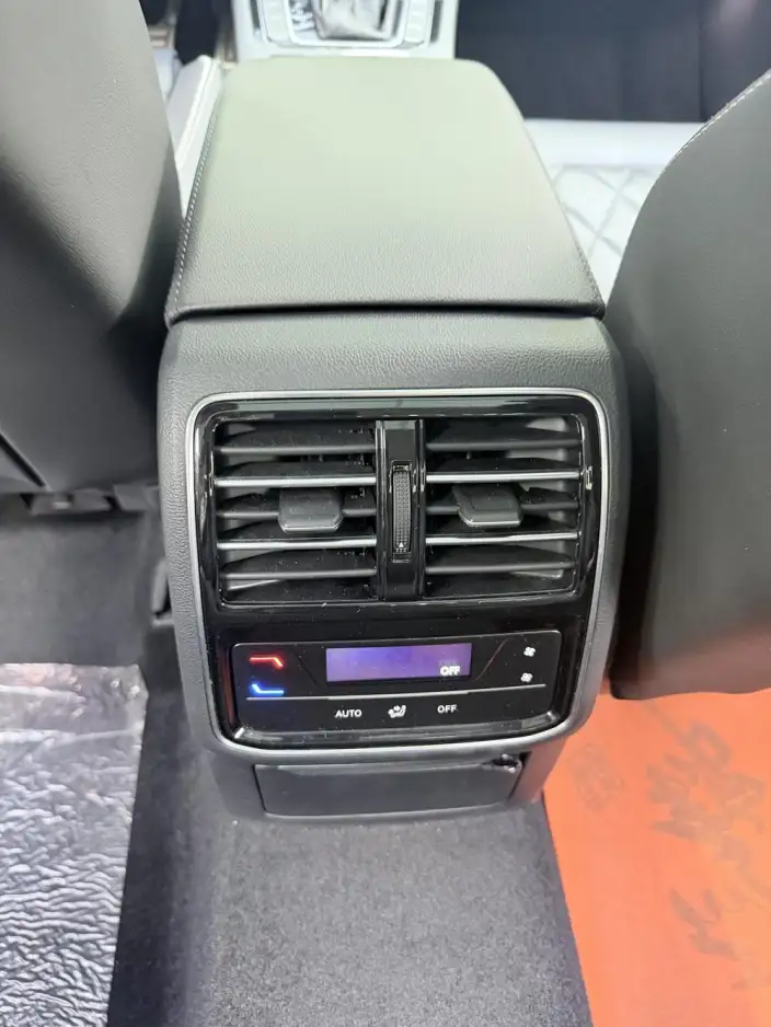 Volkswagen Magotan PHEV 2022 Model Luxury Model – фото 7