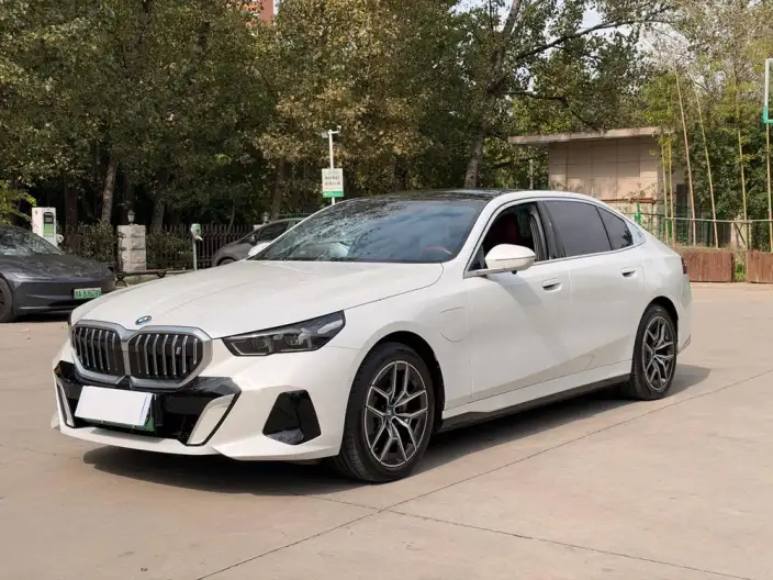BMW i5 2024 Model eDrive35L M Sports Set