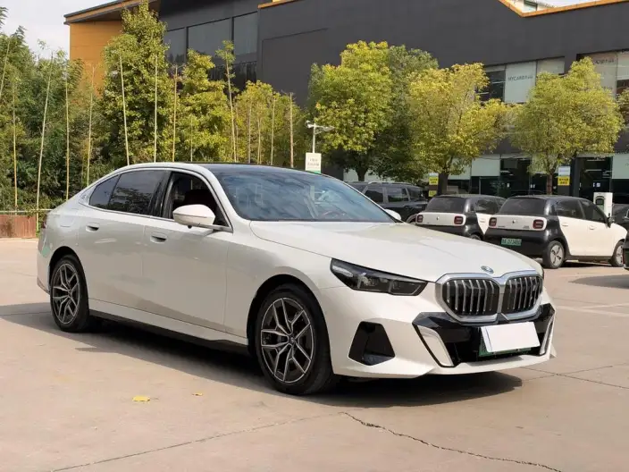 BMW i5 2024 Model eDrive35L M Sports Set