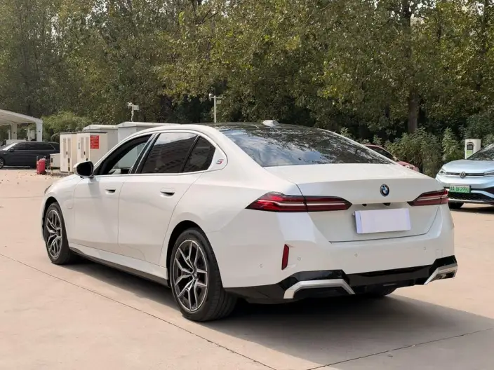 BMW i5 2024 Model eDrive35L M Sports Set
