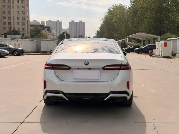 BMW i5 2024 Model eDrive35L M Sports Set – фото 5