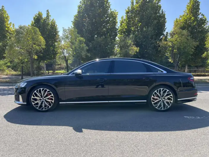 Audi S8 2022 Model S8L 4.0TFSI quattro Collector Edition Edition