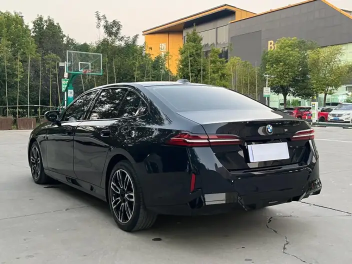 BMW 5 Series 2025 Model 525Li M Sports Set