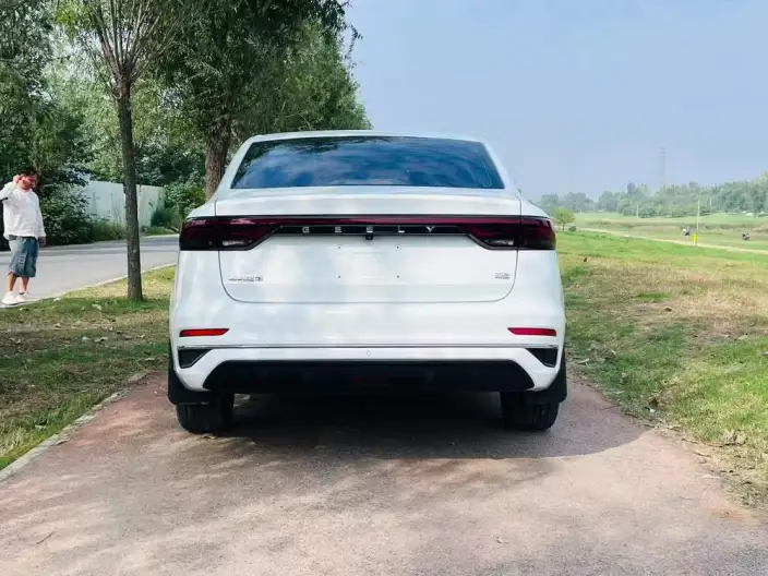 Geely Emgrand 2022 Model No. 4 Gen 1.5L CVT Noble Model – фото 5