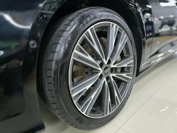 Audi A6L 2023 Model 55 TFSI quattro Exclusive Dynamic Model – фото 8