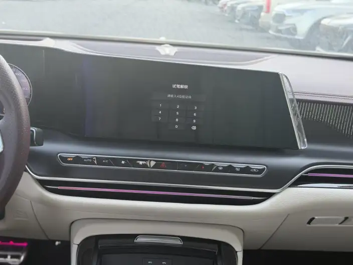HONGQI H9 2025 Model Facelift 2.0T Flag Enjoy Luxury Business Edition – фото 7