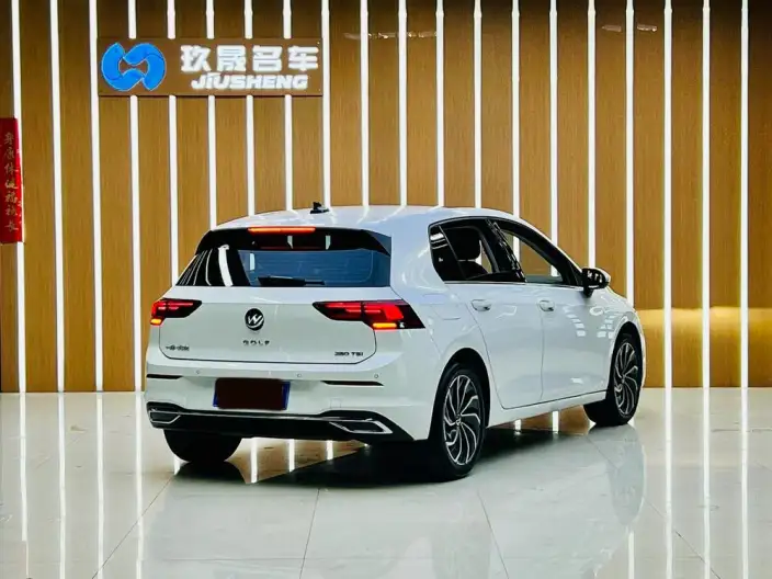 Volkswagen Golf 2023 Model 280TSI DSG Pro – фото 5