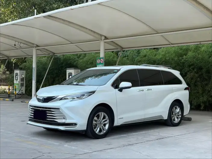 Toyota Sienna 2021 Model 2.5L Hybrid Platinum edition