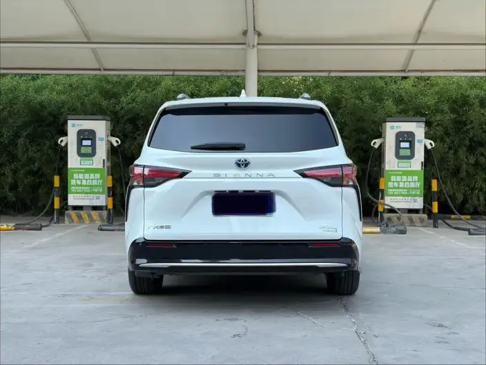 Toyota Sienna 2021 Model 2.5L Hybrid Platinum edition – фото 5