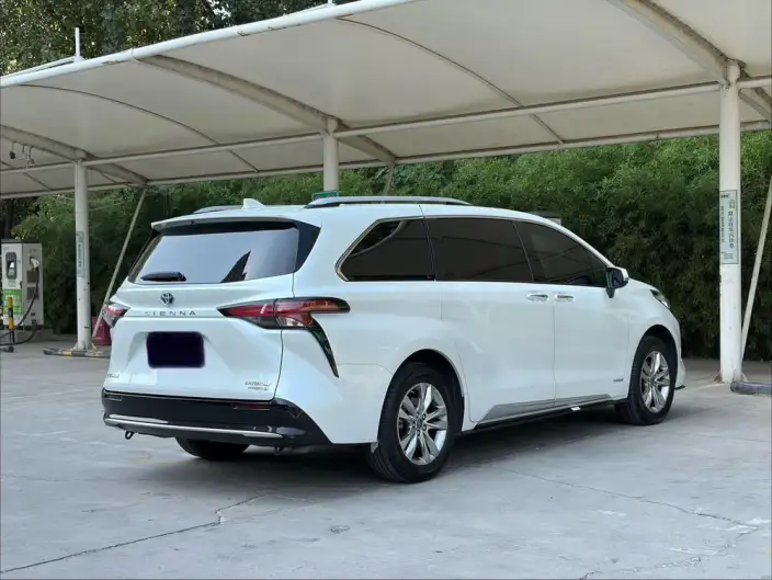 Toyota Sienna 2021 Model 2.5L Hybrid Platinum edition – фото 6