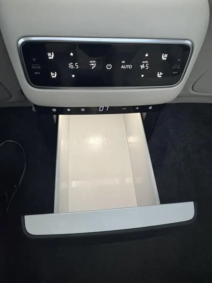 Li Auto MEGA 2024 Model Ultra Edition – фото 8