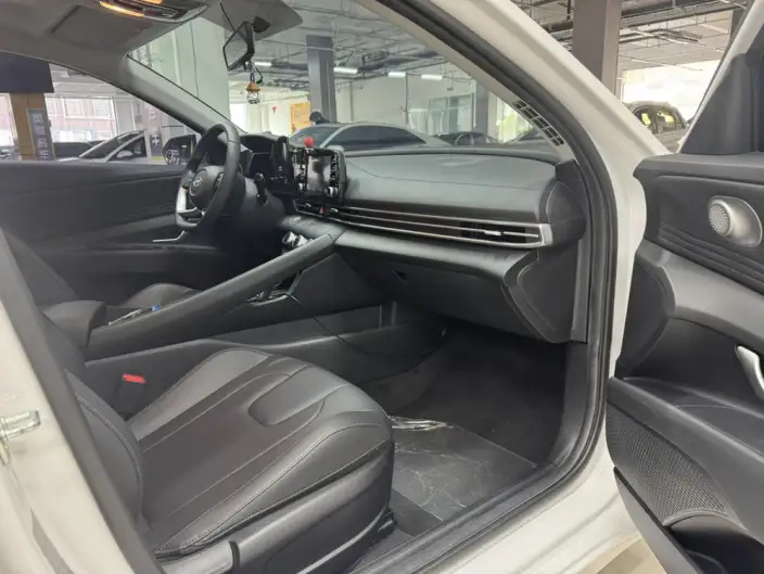 Hyundai Ioniq 2023 Model 1.5L CVT GLX Elite Edition – фото 7