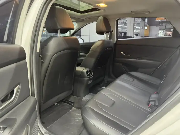 Hyundai Ioniq 2023 Model 1.5L CVT GLX Elite Edition – фото 10