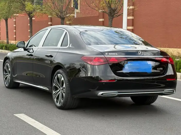 Mercedes-Benz E-Class 2025 Model E 300 L Luxury Model sedan – фото 5