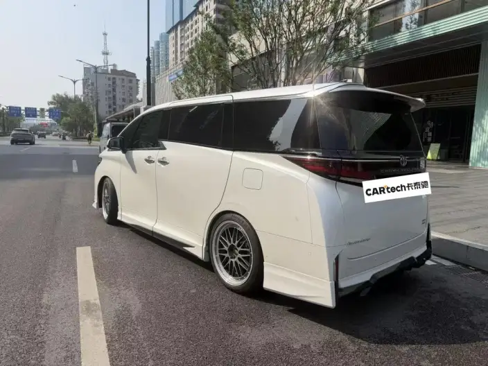 Vellfire 2023 Model Toyota Crown 2.5L Intelligent Hybrid 4WD Supreme Edition – фото 2