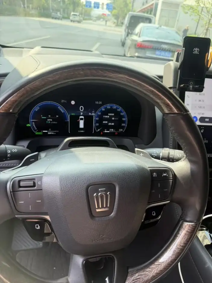 Vellfire 2023 Model Toyota Crown 2.5L Intelligent Hybrid 4WD Supreme Edition – фото 4