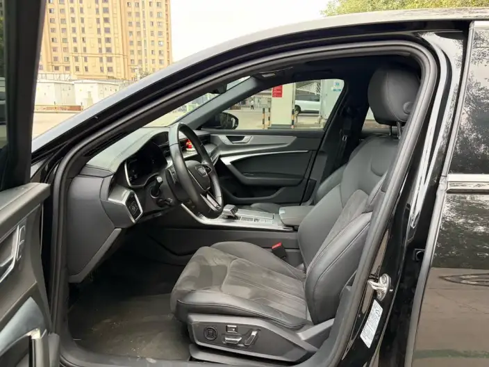 Audi A6L 2024 Model 40 TFSI Luxury Dynamic Model – фото 8