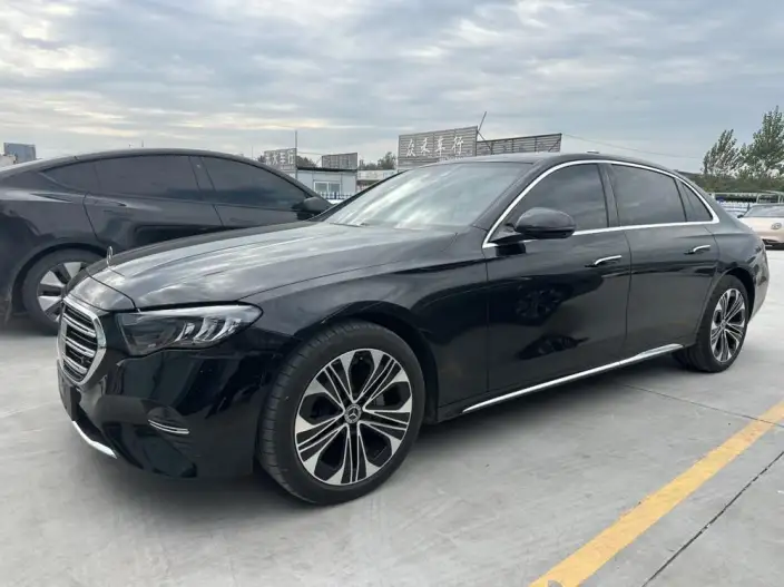 Mercedes-Benz E-Class 2026 Model E 300 L Luxury Model sedan – фото 1