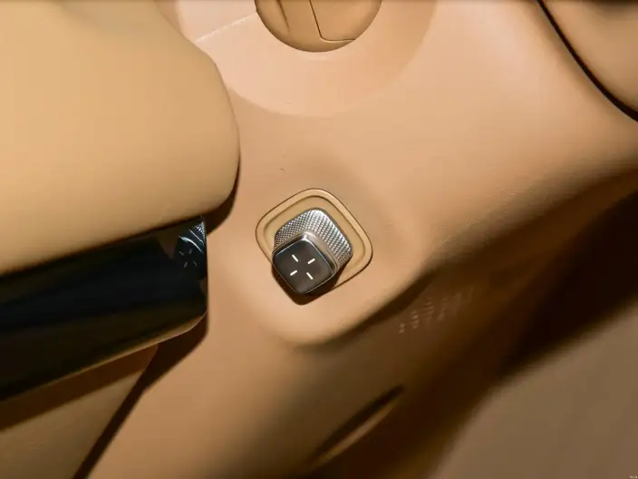 ZEEKR 9X 2025 Model Hyper Edition 70kWh VI seat