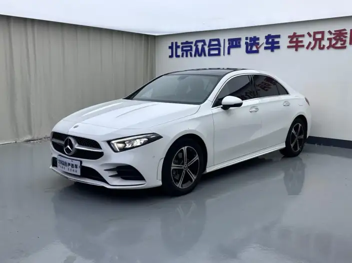 Mercedes-Benz A-class 2022 Model A 200 L Sports sedan Fashion Edition – фото 1