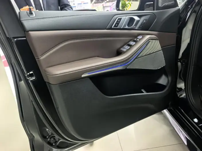 BMW X5 2022 Model xDrive 30Li M Sports Set – фото 5