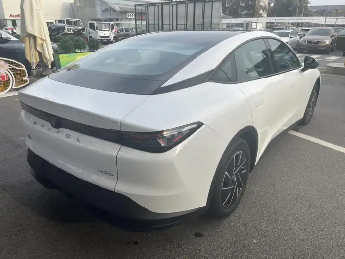 Arcfox α-S 5 2025 Model Facelift 560PRO 185kW – фото 6