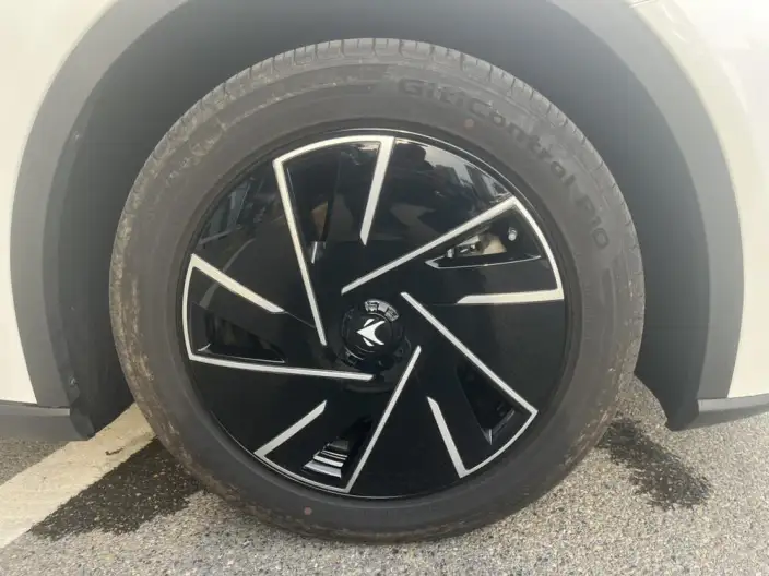 Arcfox α-S 5 2025 Model Facelift 560PRO 185kW – фото 7
