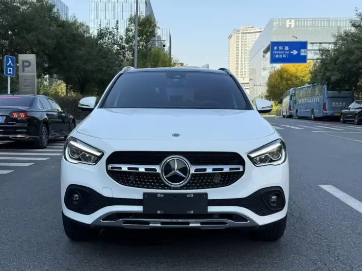 Mercedes-Benz GLA 2023 Model GLA 200 – фото 2