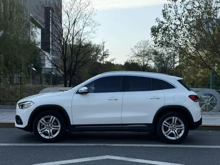 Mercedes-Benz GLA 2023 Model GLA 200 – фото 3