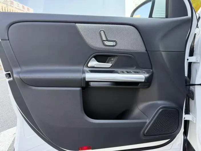 Mercedes-Benz GLA 2023 Model GLA 200 – фото 8