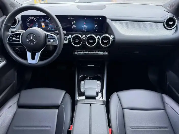 Mercedes-Benz GLA 2023 Model GLA 200 – фото 10